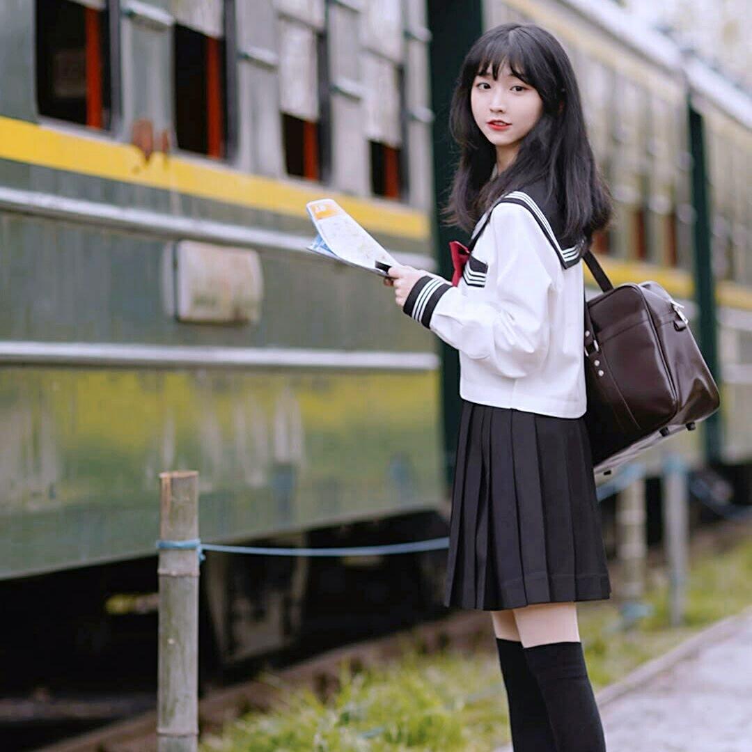 千鹤/个性女头/满怀期待最后却不如人意的感觉真是糟糕透了头像图片