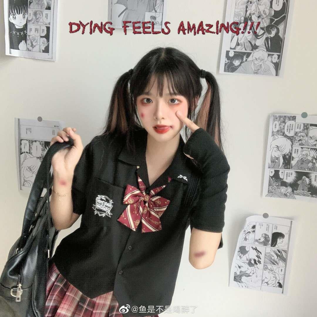 地铁站的可爱JK少女高清头像图片