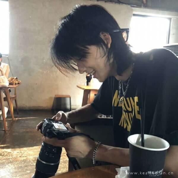 宋知意/高冷真人文艺成熟真人男生头像图片