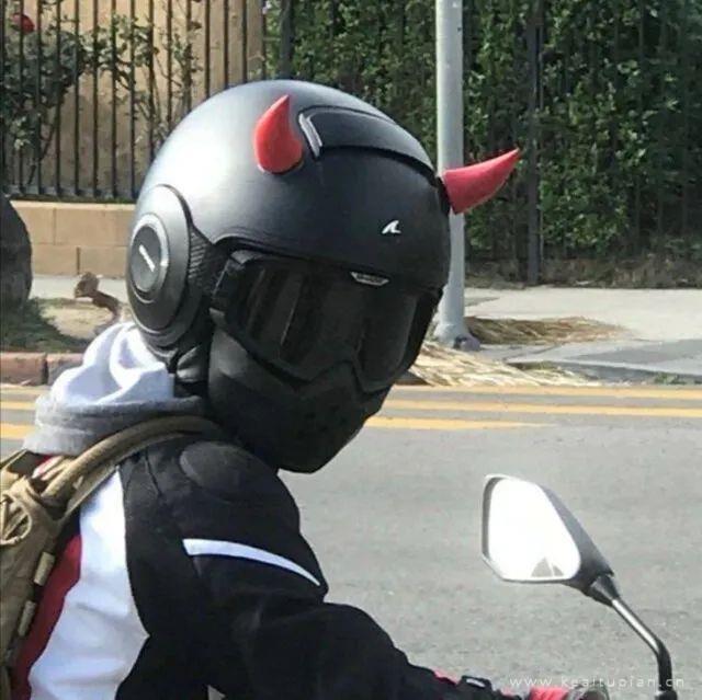 机车头真人头男女混杂头像图片