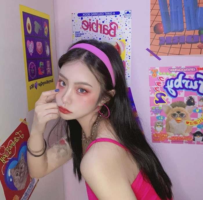 高冷时尚森系宸祠女生单头头像图片