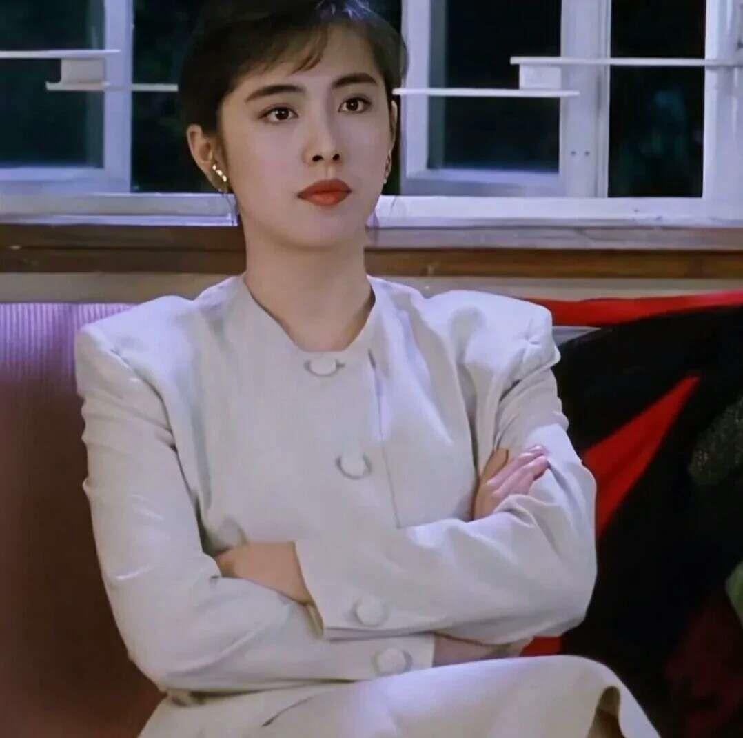 港风女头‖童话故事不是没有，只是可遇不可求。——《冲上云霄2》头像图片