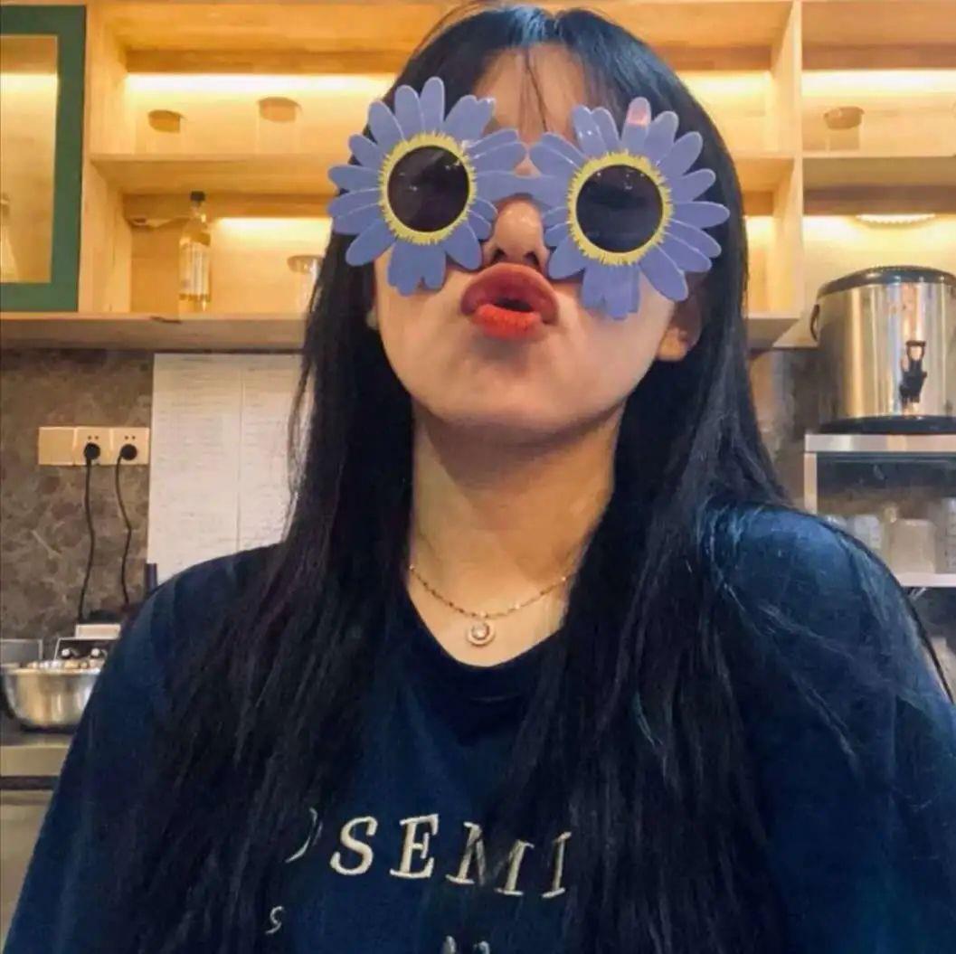 高清女生/拿图点赞 蟹蟹头像图片