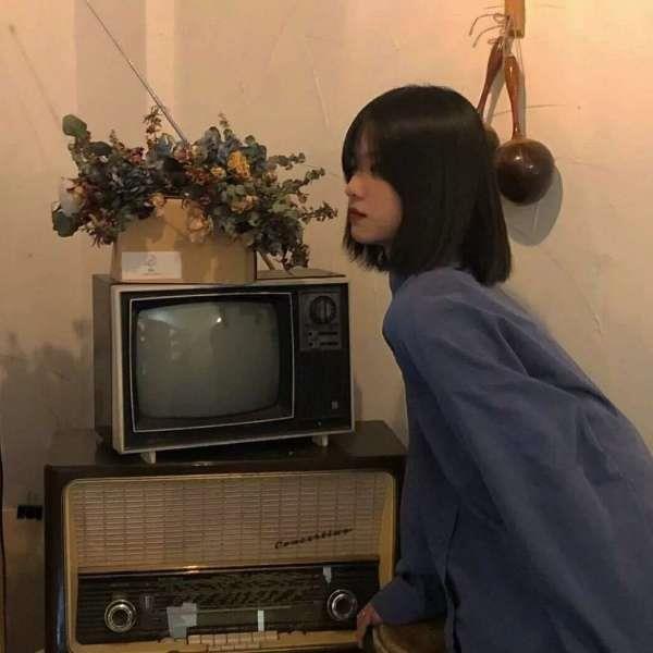 混搭风格女头/我没必要做任何事都考虑你的感受。头像图片