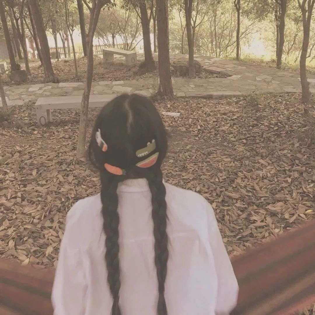 “是偏爱 是例外 而我什么都不是”头像图片
