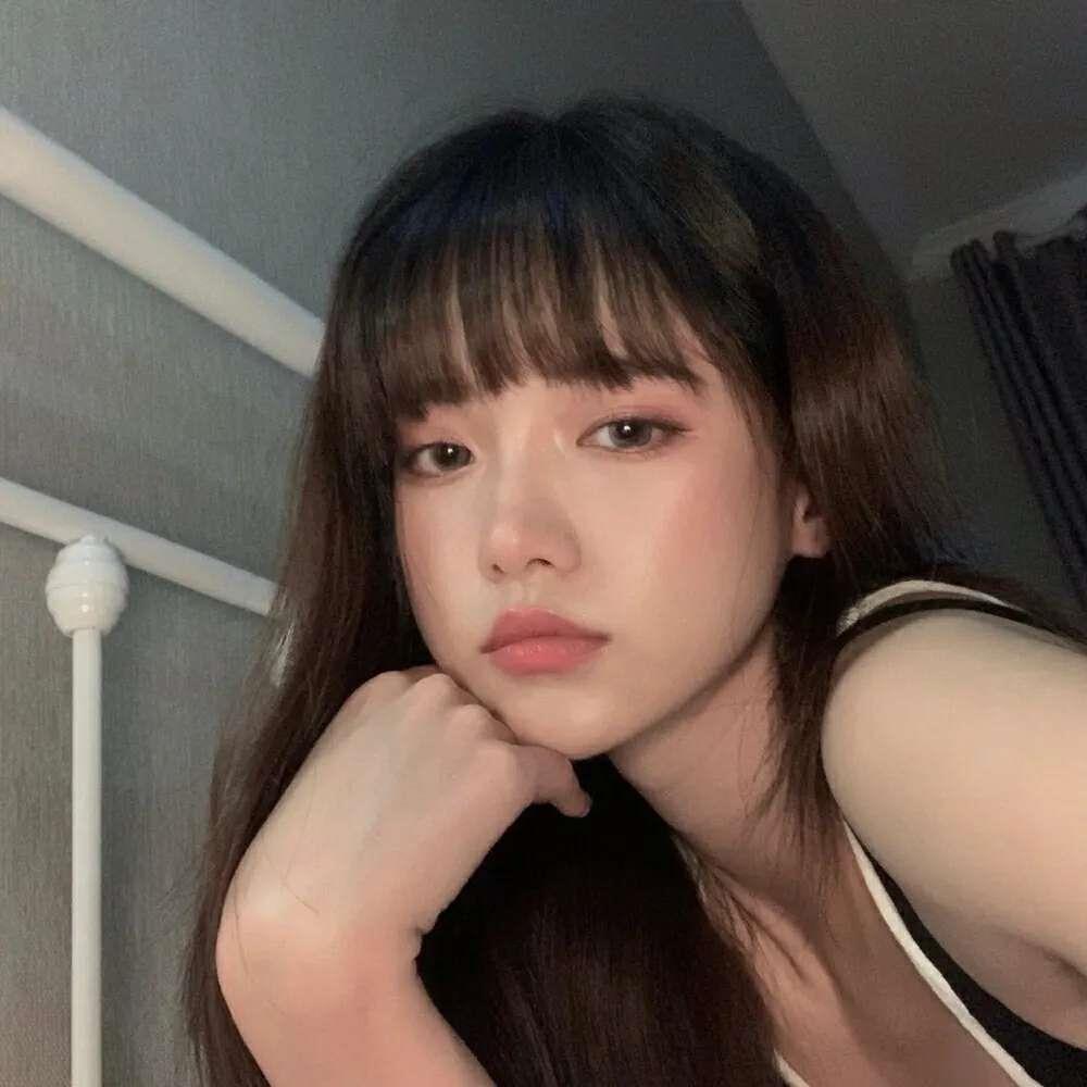 奶溶/超有个性的女生/气质女头/月色尤其温柔 人间皆是浪漫.头像图片