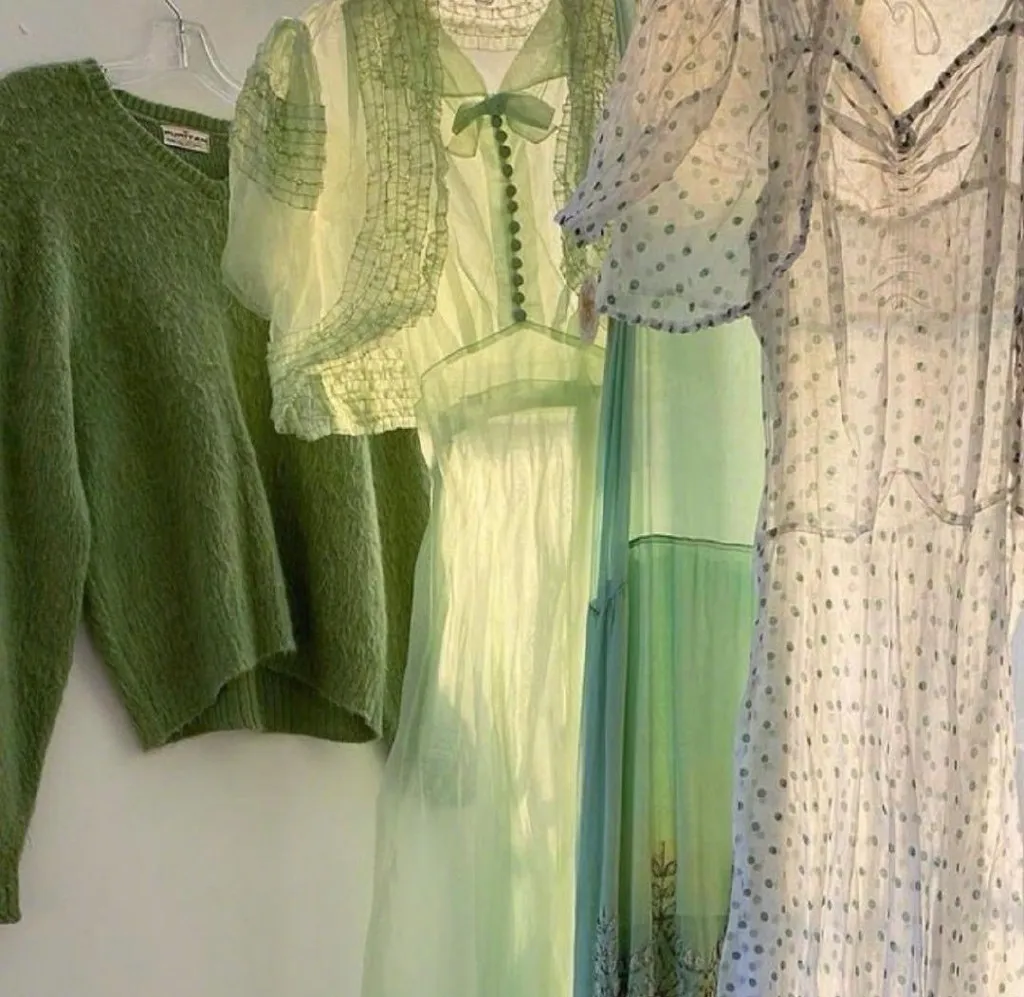 林弦 绿色清新养眼背景图头像图片