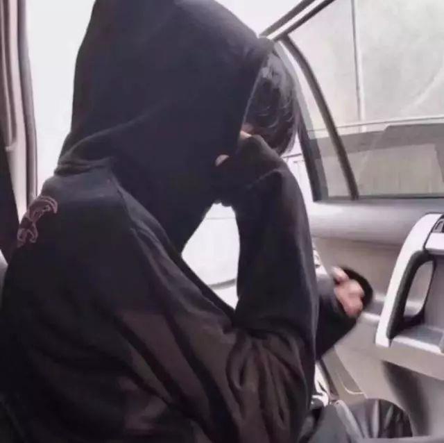 江郁:男生/你是声色张扬下我欲盖弥彰的温柔理想.头像图片