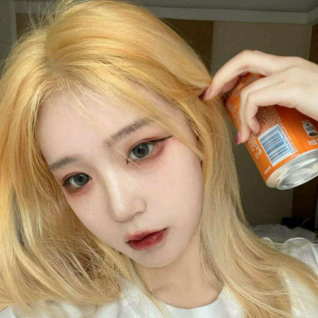 露露 温柔干净女头头像图片