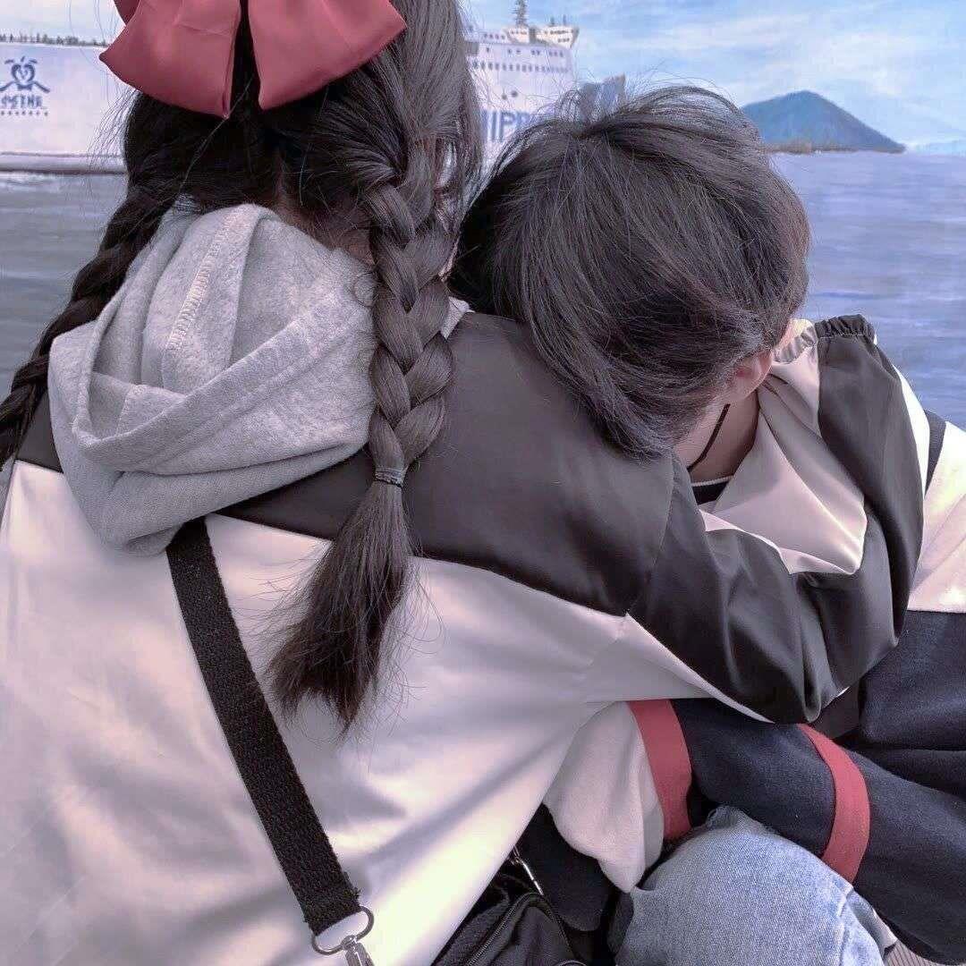 我爱的人，他已有了爱人从他们的眼神说明了我不可能‖Anlin头像图片