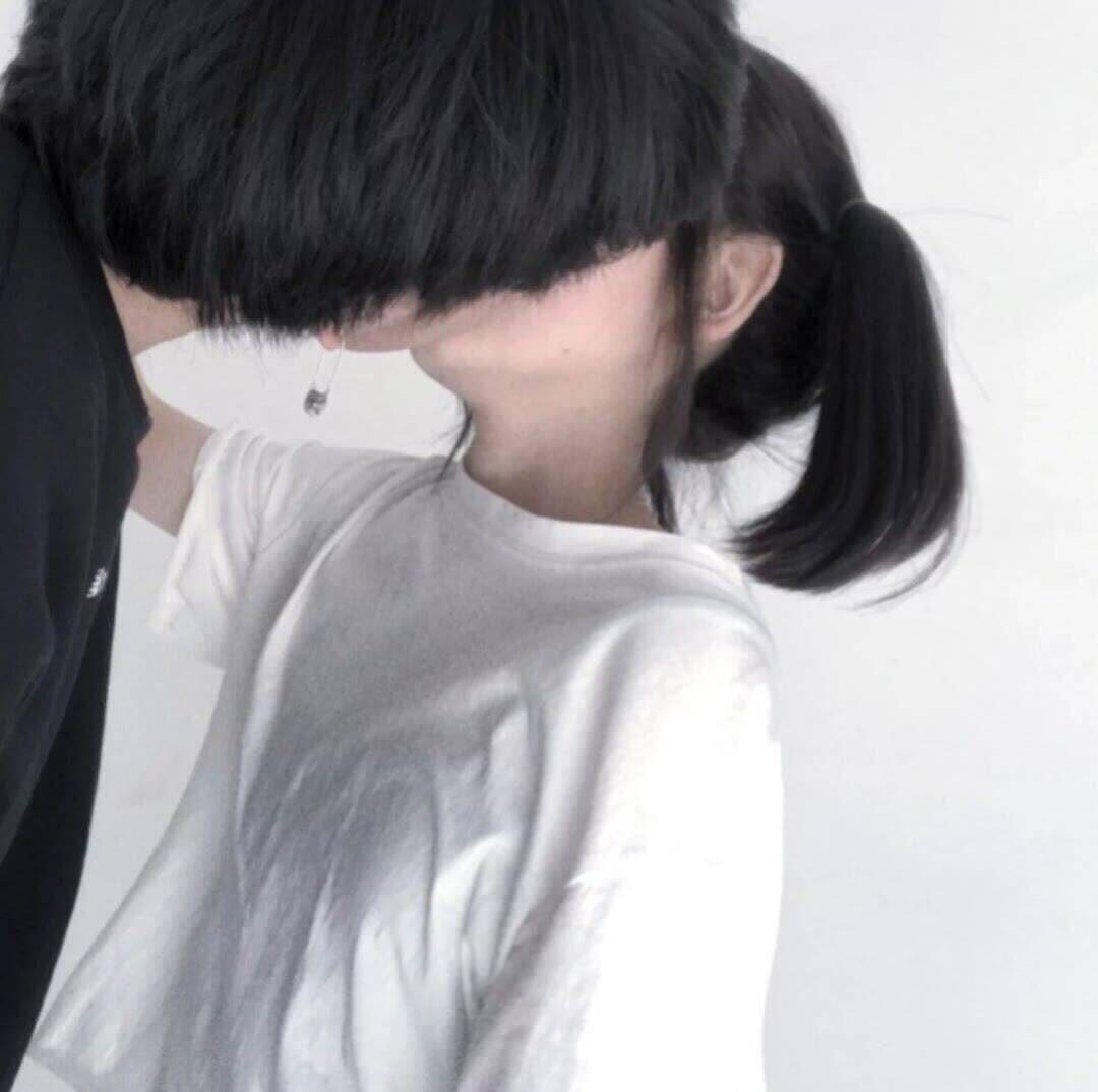 我爱的人，他已有了爱人从他们的眼神说明了我不可能‖Anlin头像图片