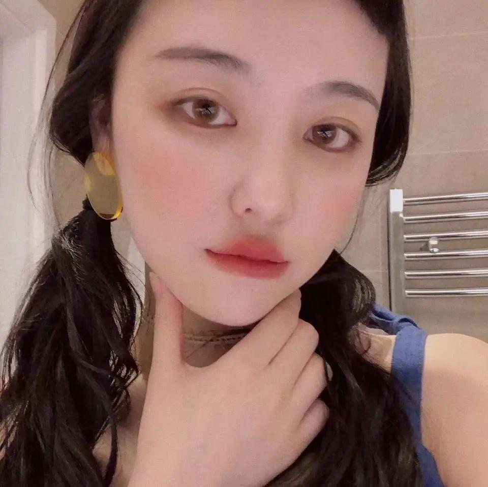 江孑 魅力风精致气质时尚真人女头头像图片