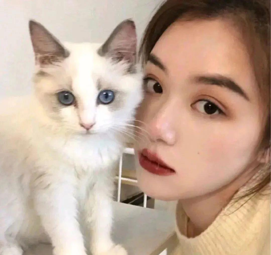 今天去地里干活，有幸当了一回明星，路过的人都喊我:地里热吧头像图片