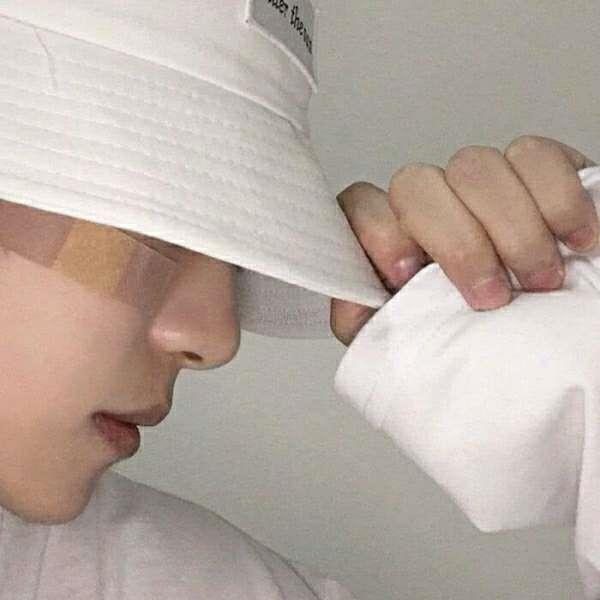 真人男头 礼貌拿图，谢谢各位啦！头像图片