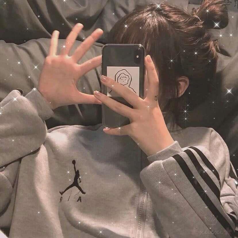 超火·森系·女生：月亮有星星，乌云有雨，而你有我头像图片