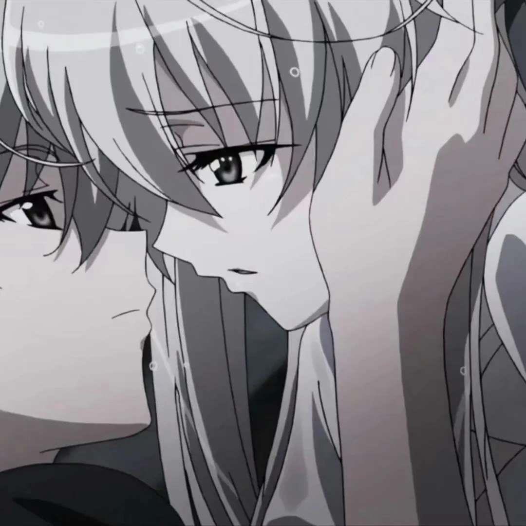 “我总爱跟你谈及宇宙，温柔，橘子汽水味儿的风和蓝色的落日。”头像图片