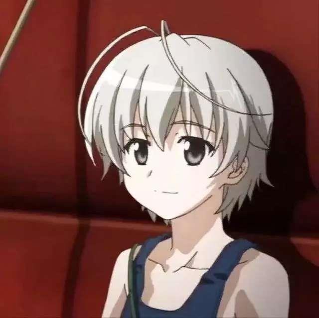 “我总爱跟你谈及宇宙，温柔，橘子汽水味儿的风和蓝色的落日。”头像图片