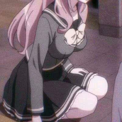 有人相爱，有人夜里开车看海.头像图片