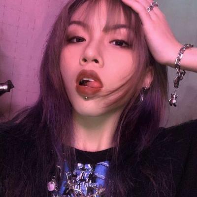 超级酷的女生头像高清真人