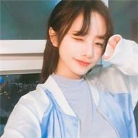 剪刀手美女自拍QQ头像