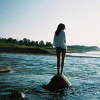 小清新海边女生背影头像