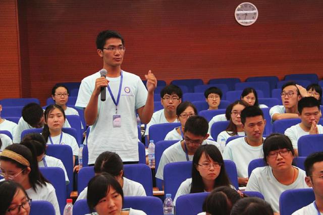 北大院长面试学霸图片