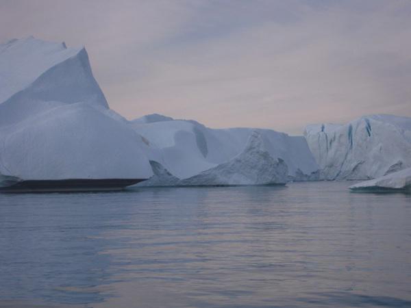 冰天雪地的严寒北极冰川风景图片